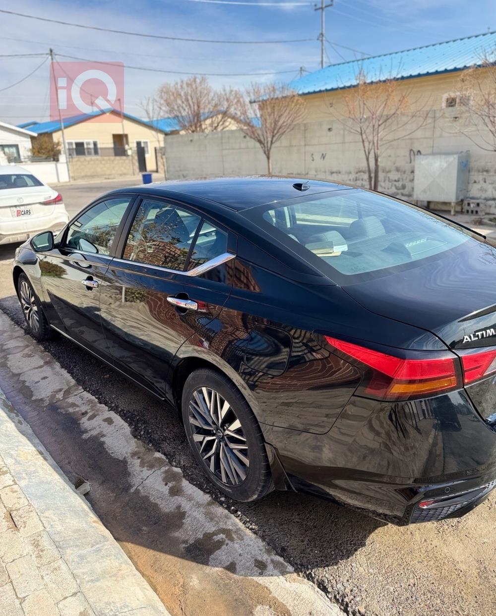 نيسان ألتيما